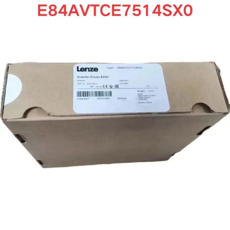 오리지널 E84TCE7514SX0 주파수 변환기 0.75KW