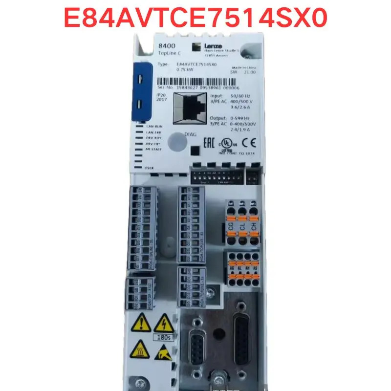 오리지널 E84TCE7514SX0 주파수 변환기 0.75KW