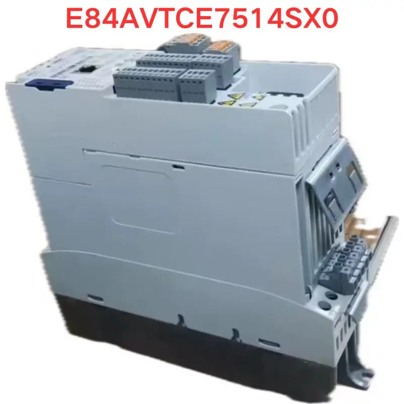 오리지널 E84TCE7514SX0 주파수 변환기 0.75KW