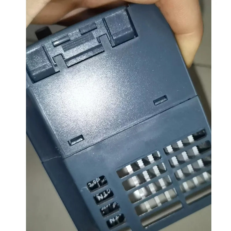 리퍼 EDS300-2S0004 0.4 kW 220V 주파수 변환기 OK