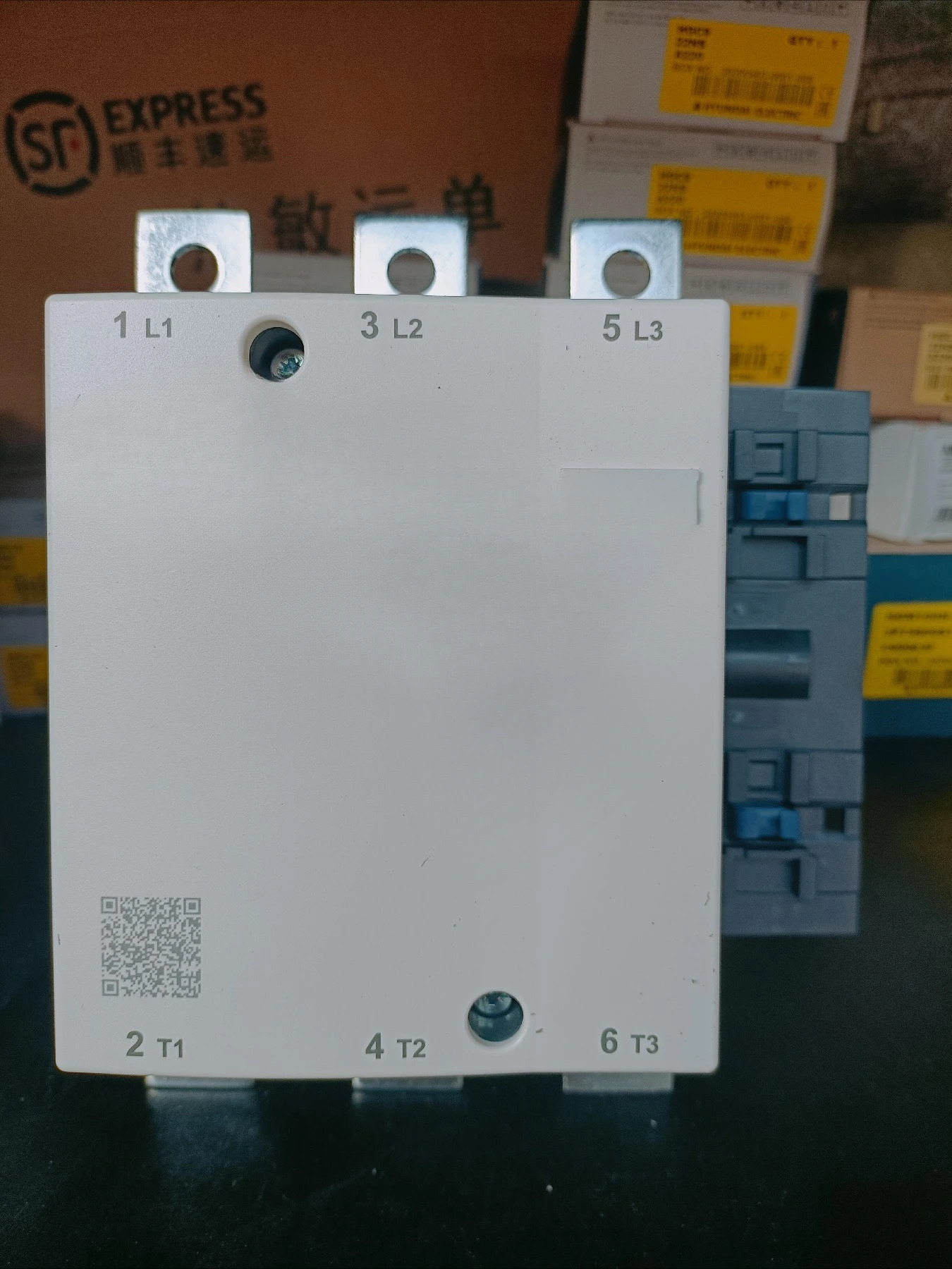 AC 접촉기 전압 220V LC1D245M7C