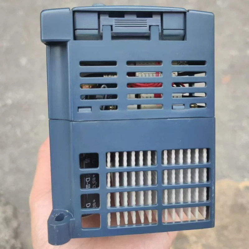 리퍼 주파수 변환기 EDS800-2S0004 0.4kW 220V OK