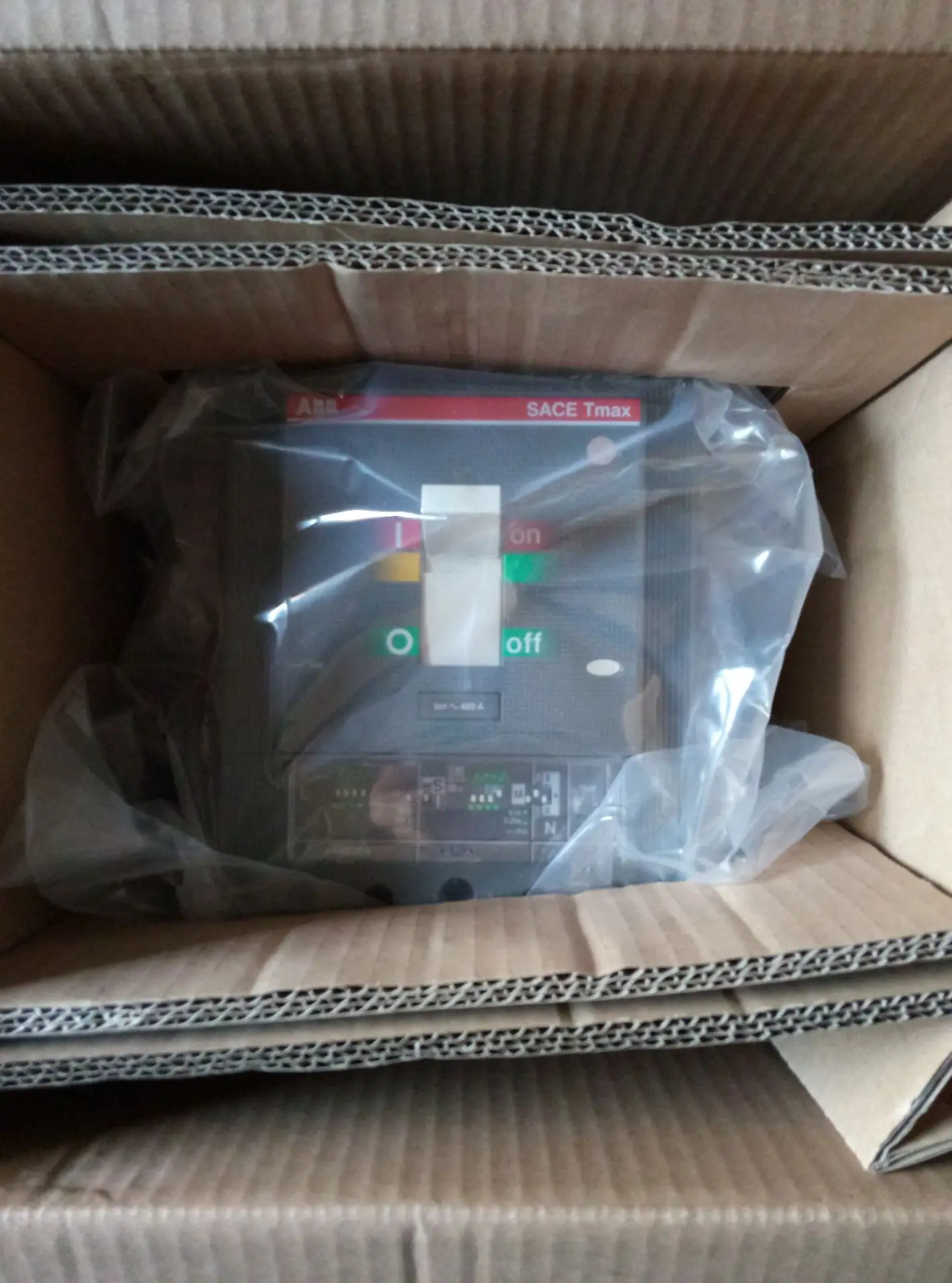 ABB 오리지널 Tmax 몰드 케이스 회로차단기 T5S400 PR222DS/P-LSI R400 FF 신