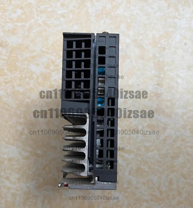 MR-JE-10B 드라이버 100W 3AC/AC200-240V 0.9A/1.5A 50/60Hz 리퍼 완료 OK