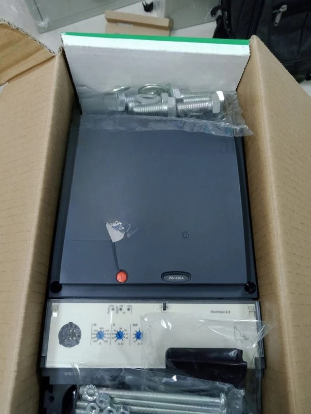 몰드 케이스 회로차단기 NSX630N Mic2.3 630A 3P3D 고정형