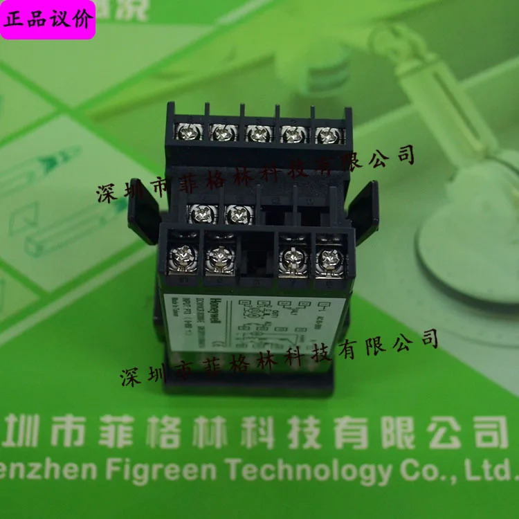 실물 DC1010CR-302000-E Honeywell 온도 조절기