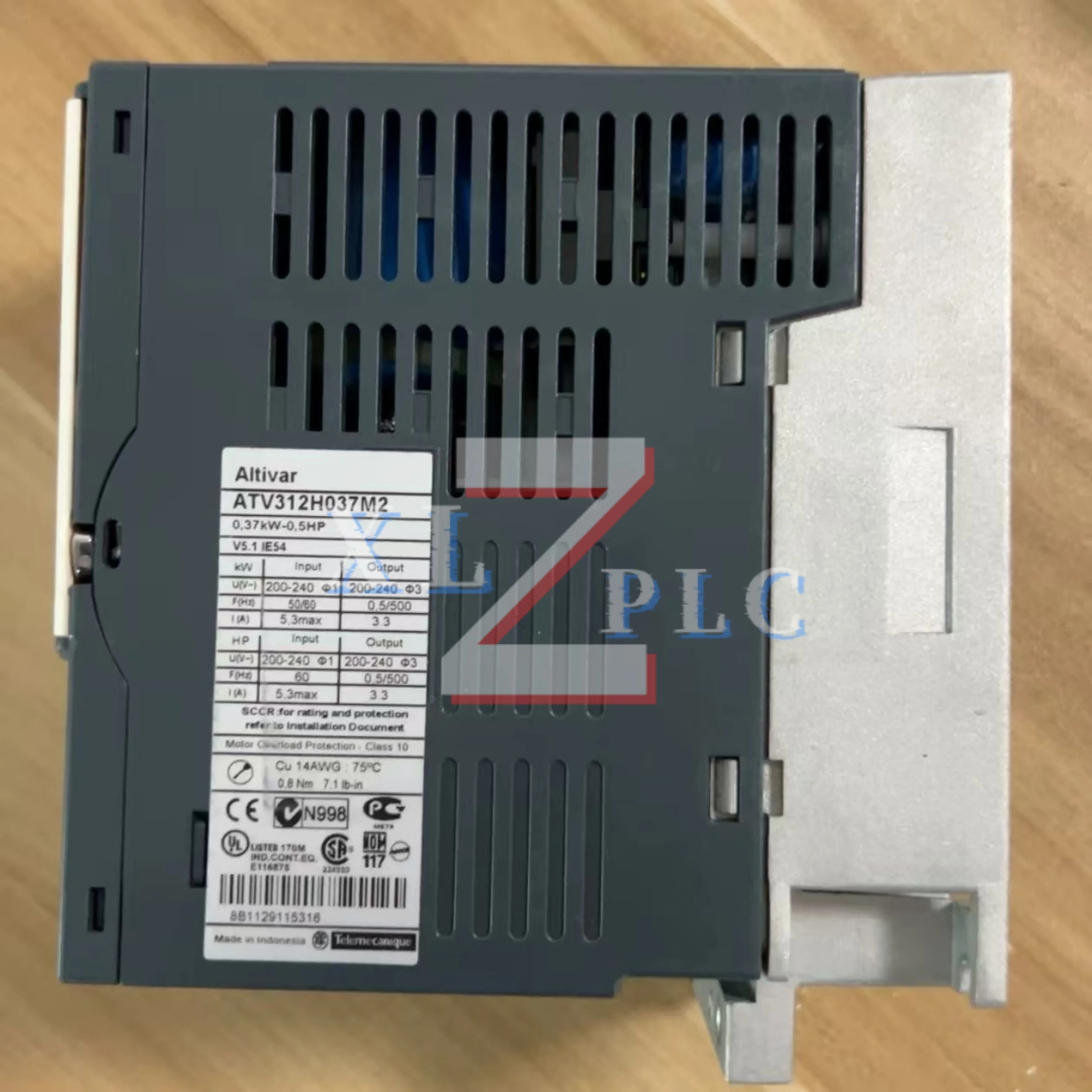 원본 PLC 모듈 140CRP93200 490NAC0100 ATV312H037M2