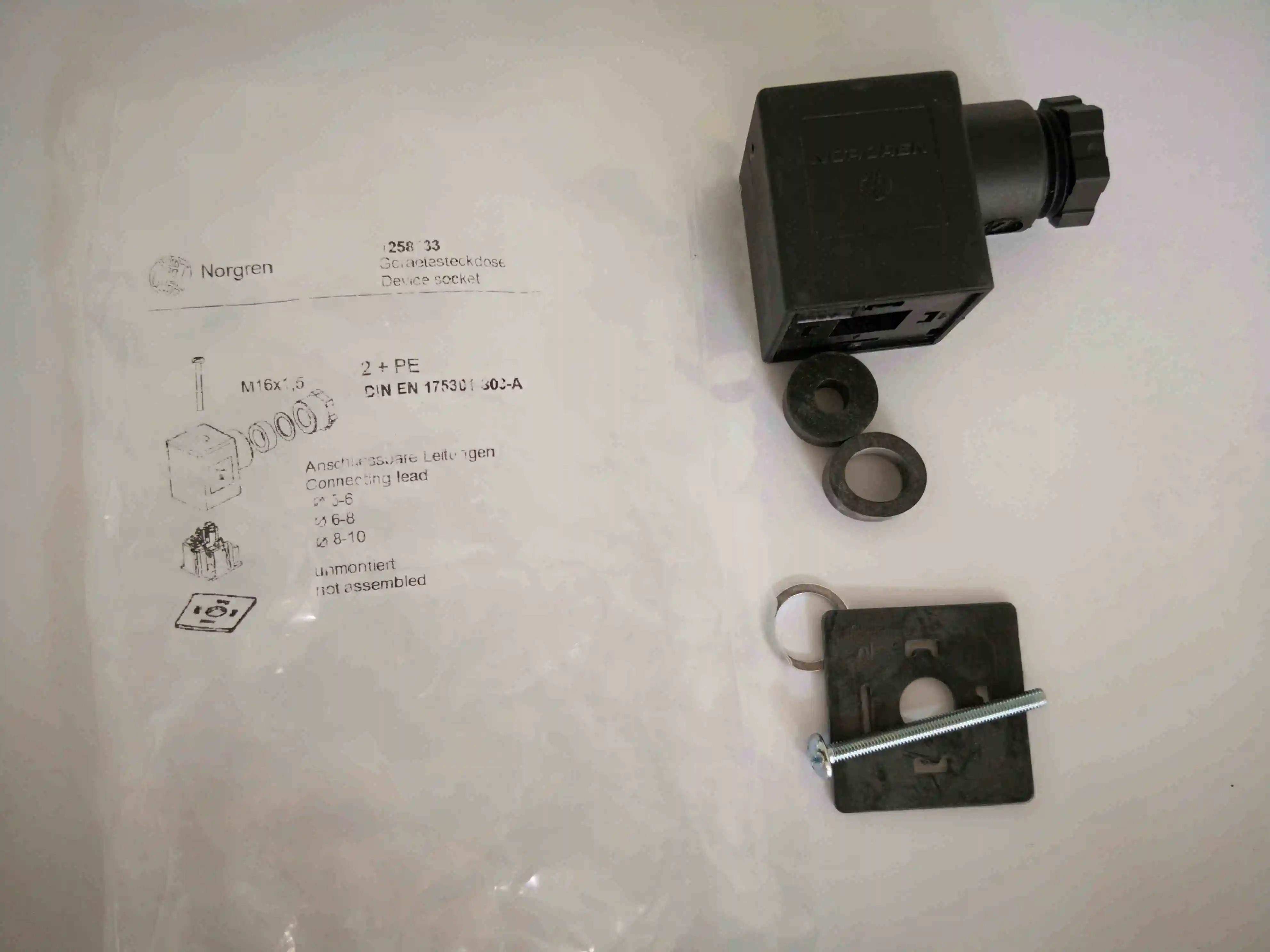 포장 Norgren 산업 표준 정션 M/P43314/13 22mm 3000mm