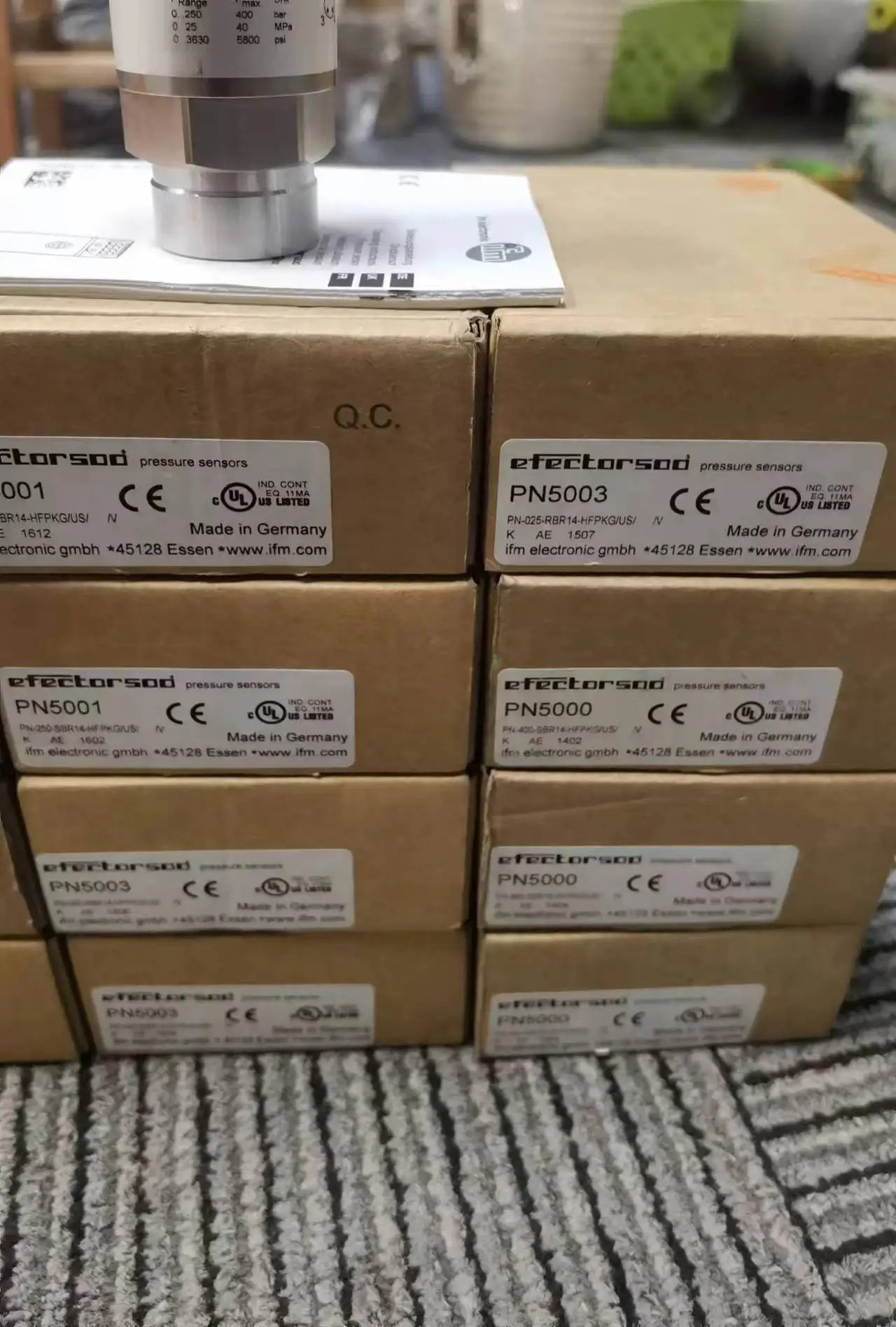IFM 레이저 확산 반사 광전스위치 O5H700 O5HLFPKG/US100