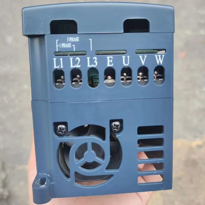 리퍼 주파수 변환기 EDS800-2S0004 0.4kW 220V OK