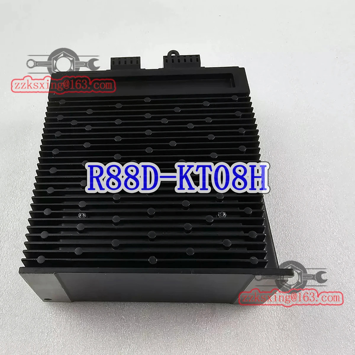 밀기울 새 R88D-KT08H AC 서보 드라이버 포장