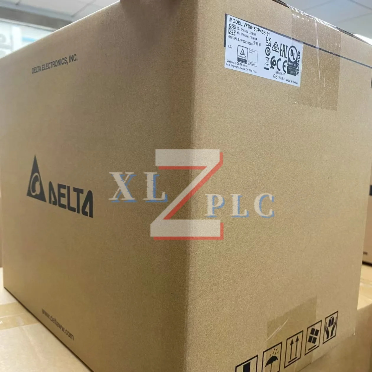 원본 주파수 변환기 VFD015B21A VFD015CP43B-21 VFD015E43A VFD015M21A VFD015M23A