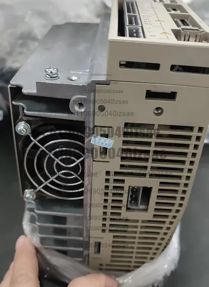 고전압 드라이버 SGDM-15DN 400V 7000A 입력 3PH 380-480V 출력 0-480V 완전 기능 리퍼 완료