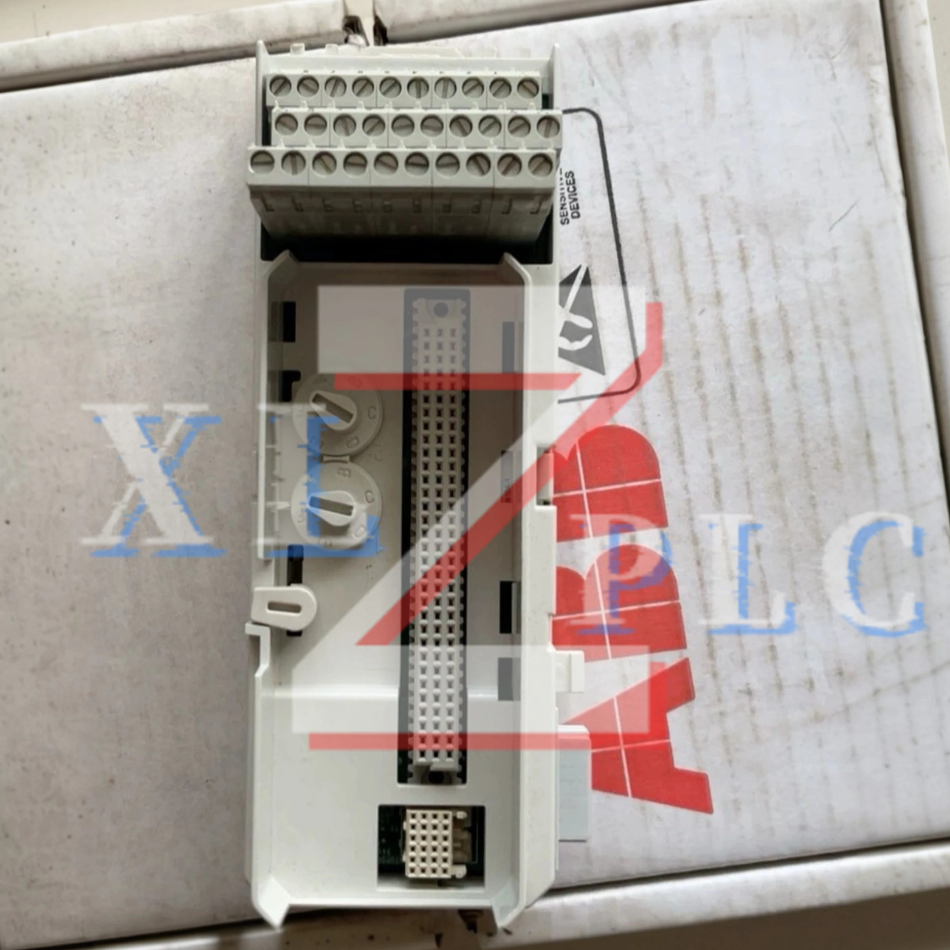 PLC 모듈 베이스 원본 TU810V1 3BSE013230R1 TU811V1 3BSE013231R1 TU812V1 3BSE013232R1 TU830V1 3BSE013234R1