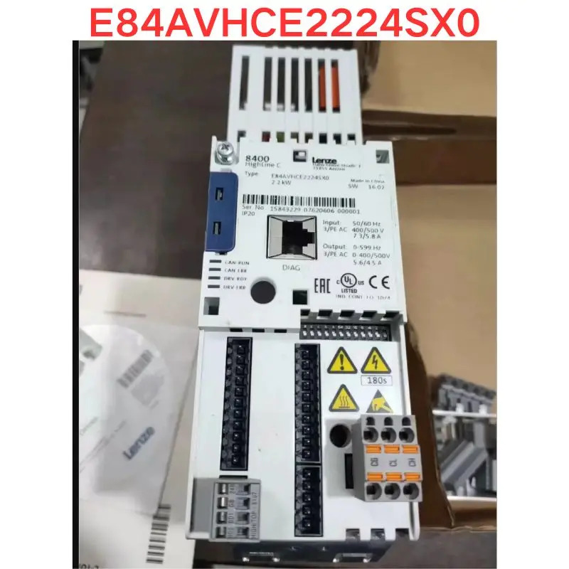 오리지널 E84HCE2224SX0 주파수 변환기