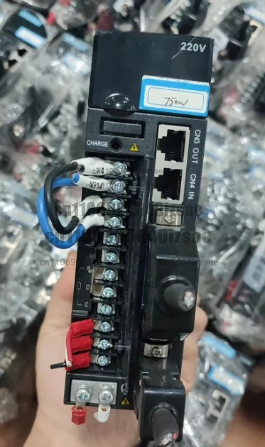 서보 드라이버 SV610NS5R5I 750W 전력 3상 AC 200-240V 출력 완전 작동 리퍼 완료