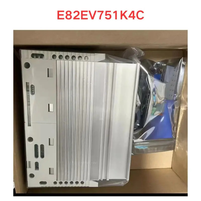 오리지널 E82EV751K4C 주파수 변환기