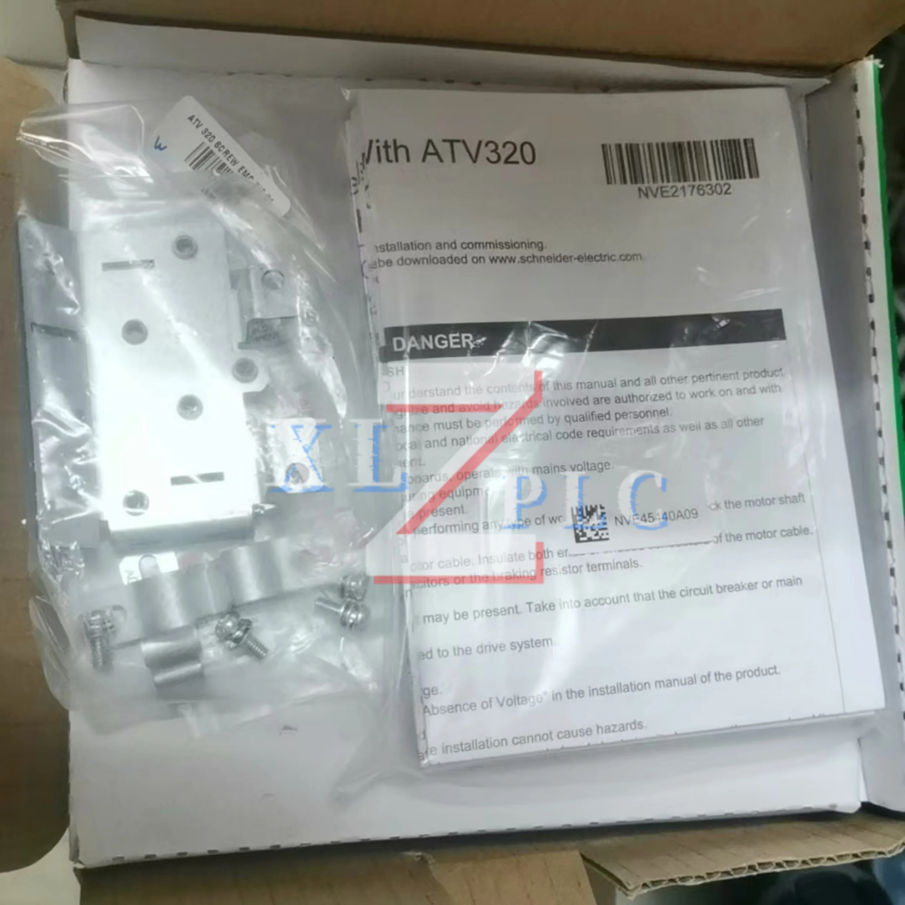 ATV320U06N4C ATV320U07M2C 인버터