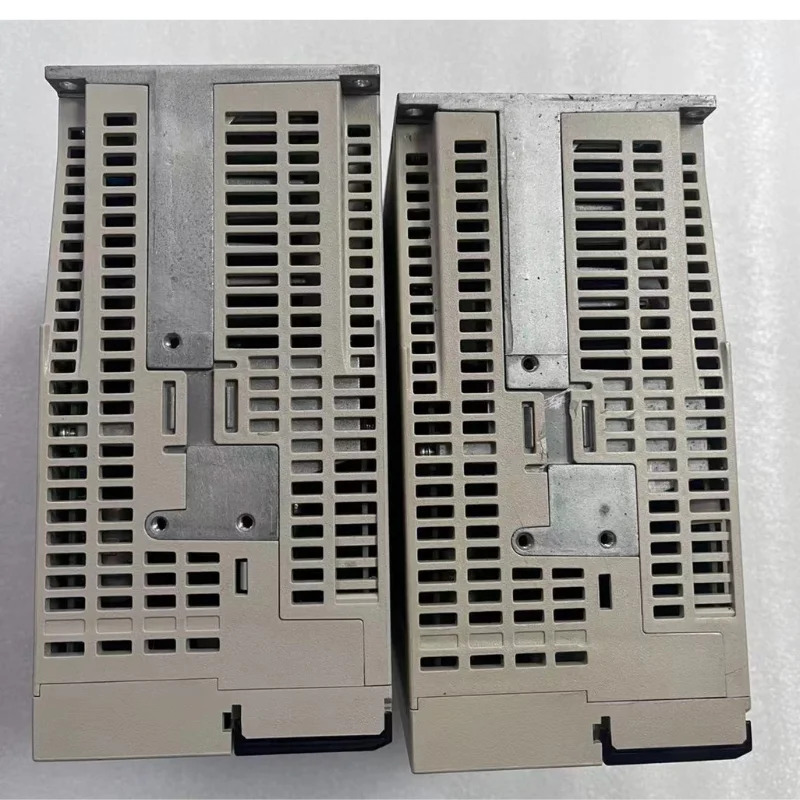 리퍼 SGD7S-120A10A 서보 드라이브 기능 OK 1.5KG