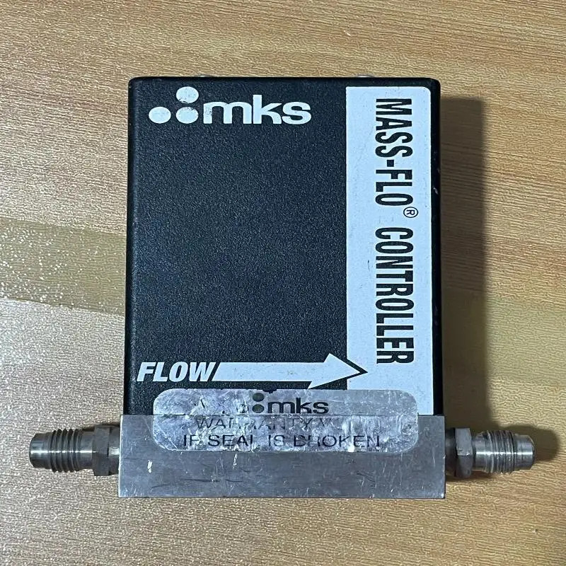 MKS 유량계 1179BX53CR14NSPC1 샷