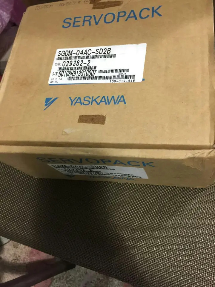 SGDM-04AC-SD2B Yaskawa 서보 드라이버 충분매개 변수 디버깅 신