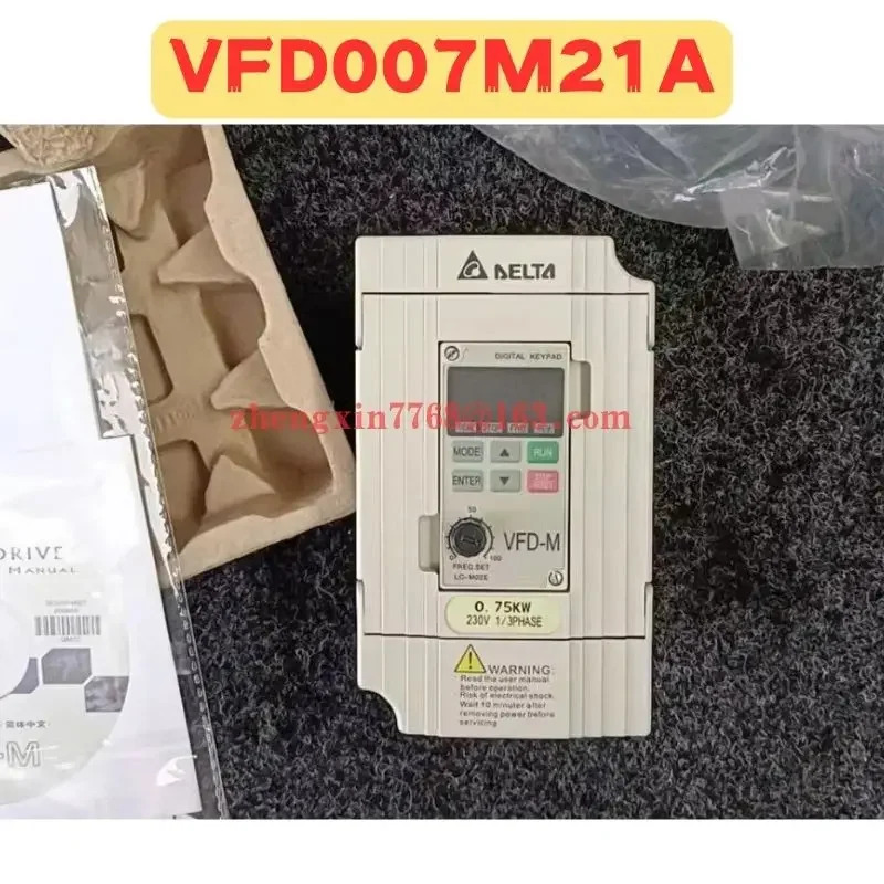 주파수 변환기 VFD007M21A 신