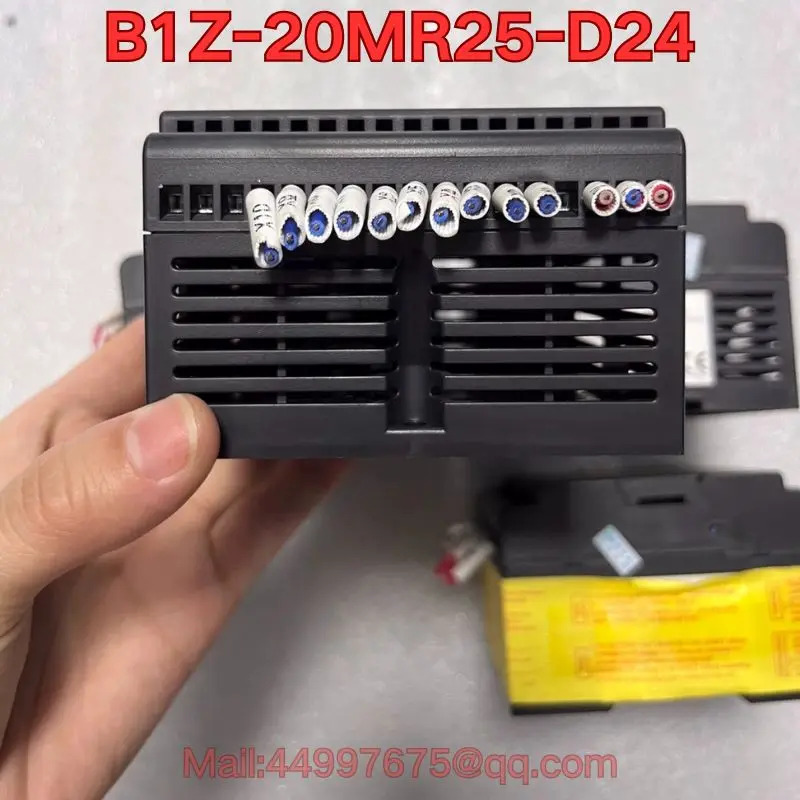 B1Z-20MR25-D24 PLC 컨트롤러
