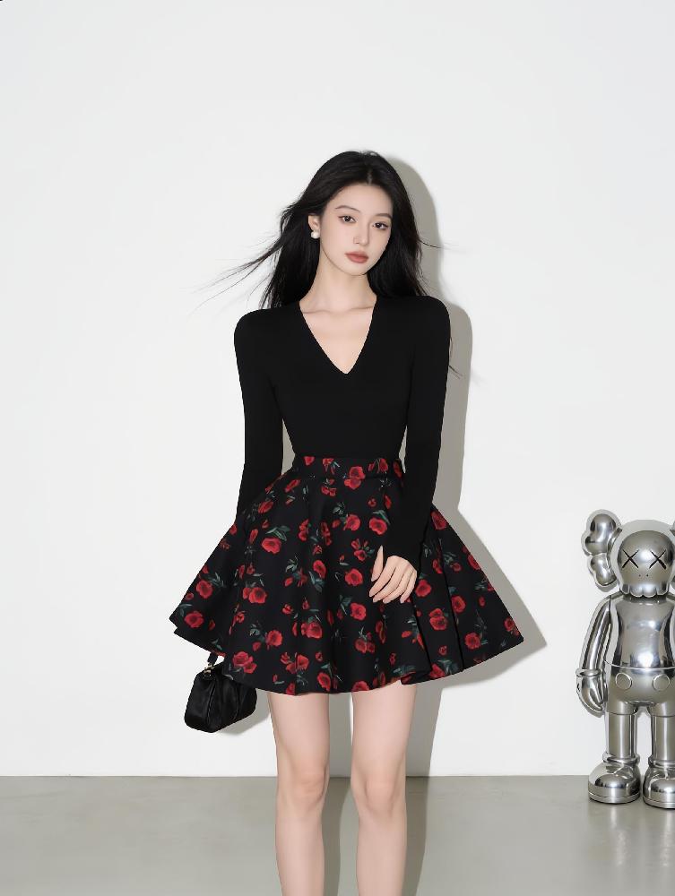 블랙 상의 장미 무늬 스커트 여성 코디 세트 꽃무늬 화려한 - 상세 이미지 5