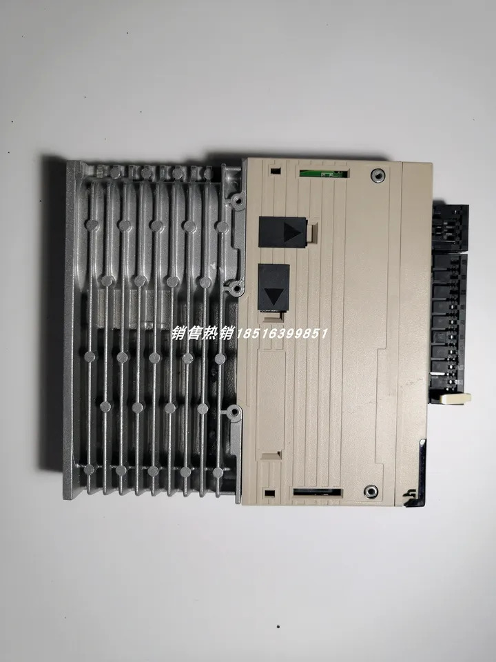 SGDV-R70F01A Yaskawa 서보 드라이브 신