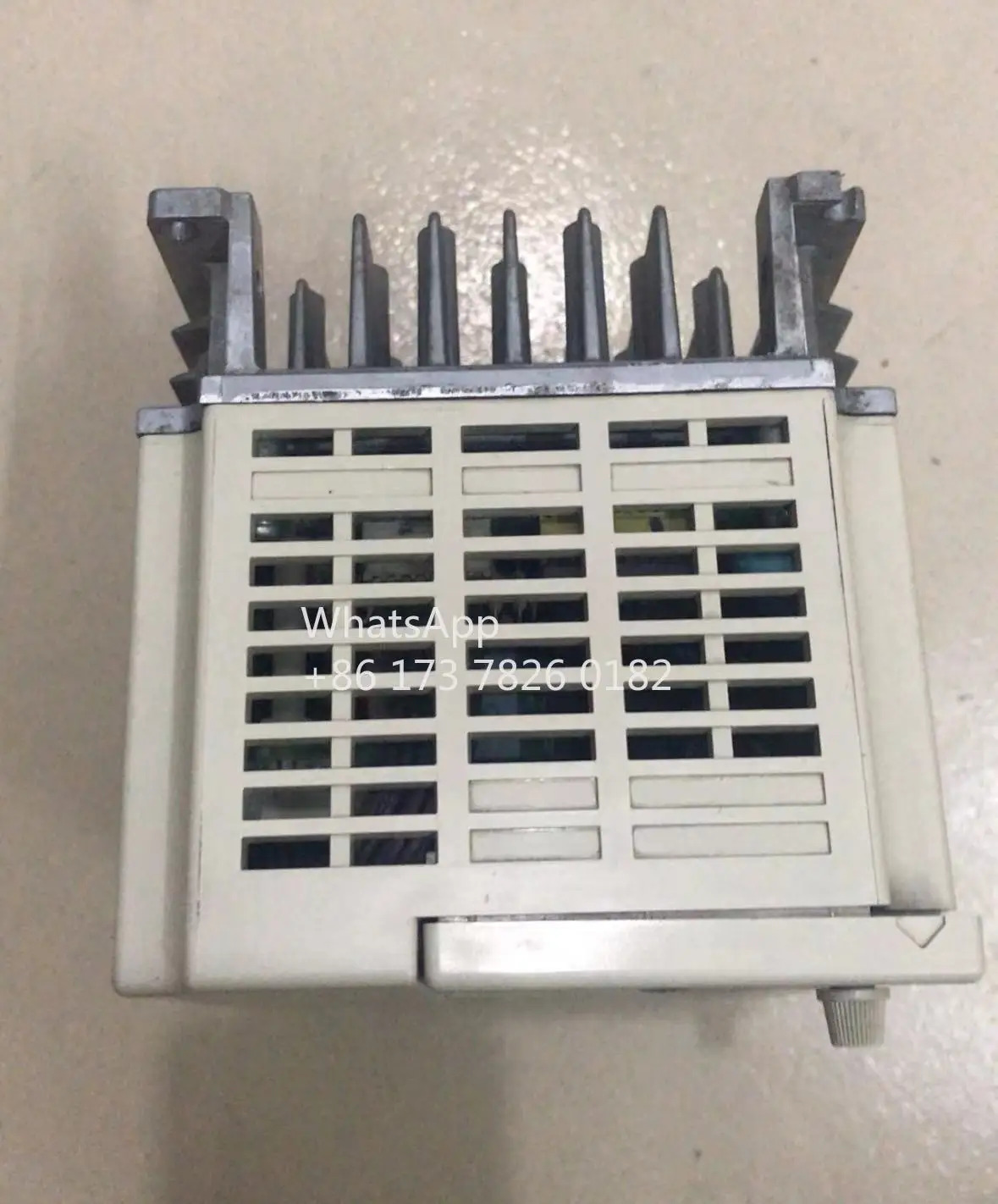 CIMR-V7AT40P4 리퍼 VS-606V7 인버터 0.4kW 기능 OK