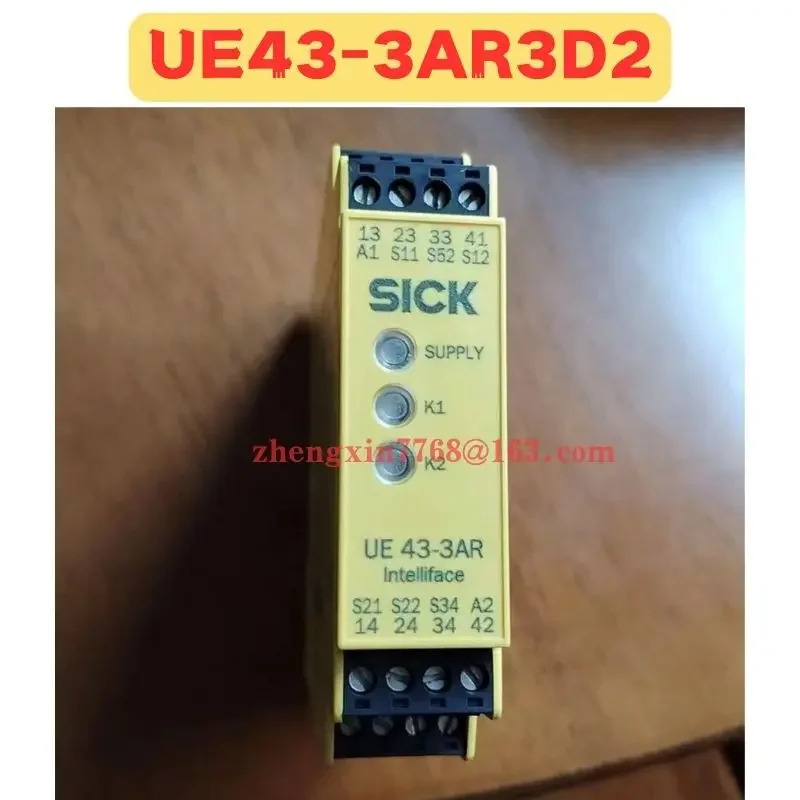 리퍼 안전 릴레이 UE43-3AR3D2 UE43 3AR3D2 6034568 정상 기능 완료