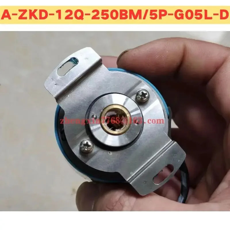 리퍼 인코더 A-ZKD-12Q-250BM/5P-G05L-D A-ZKD-12Q-250BM 5P-G05L-D 정상 기능 완료