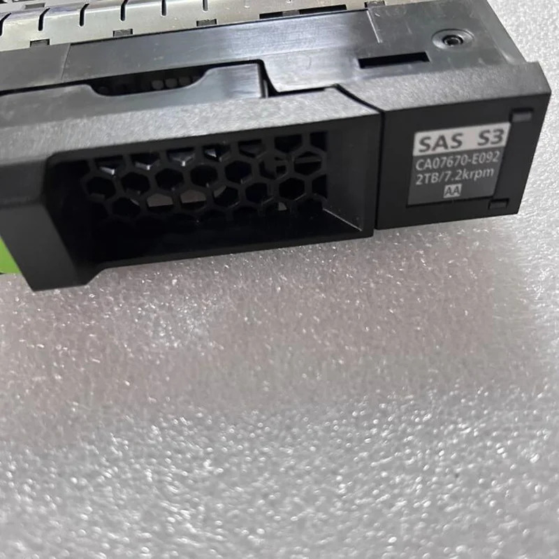 FUJITSU오리지널 하드 CA07670-E092 CA05954-3435 서버 HDD 2TB SAS 3.5 인치 7200RPM 64MB