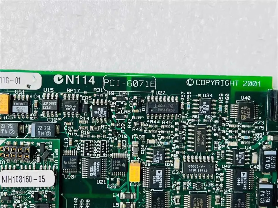 오리지널 NI PCI-6071E카드 그림 포장 아날로그 입력 12 비트 64 채널