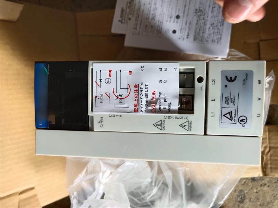 MR-J2S-20B1-PF090T017 서보 드라이브 오리지널 신