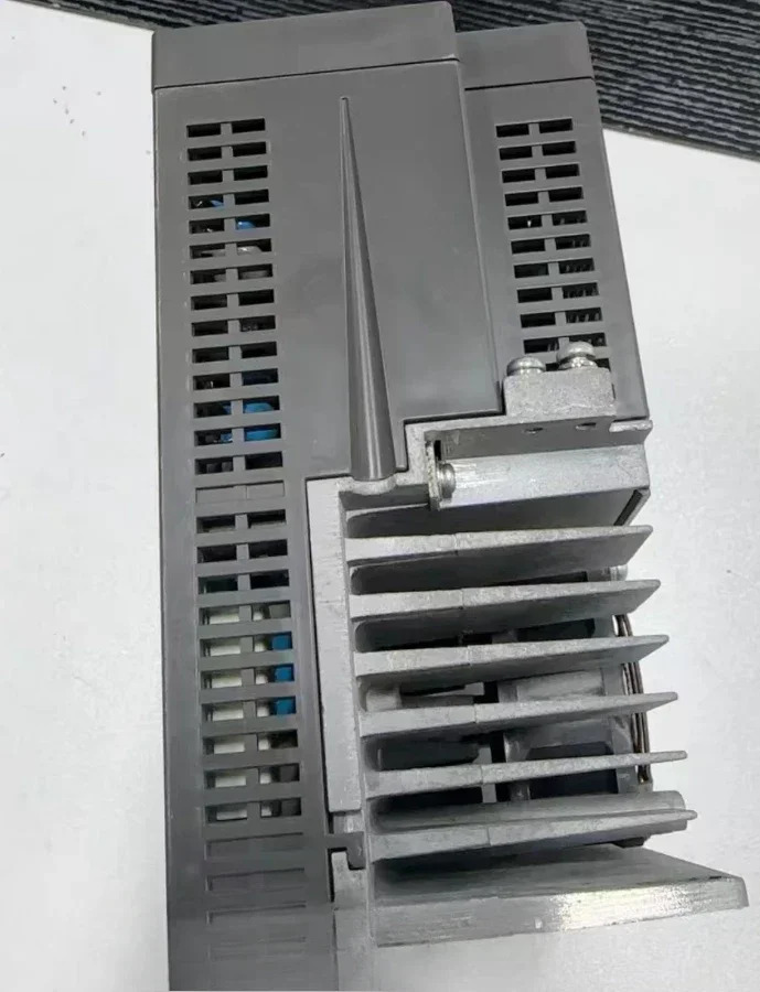 PYC102C3-VVT2 드라이브1개