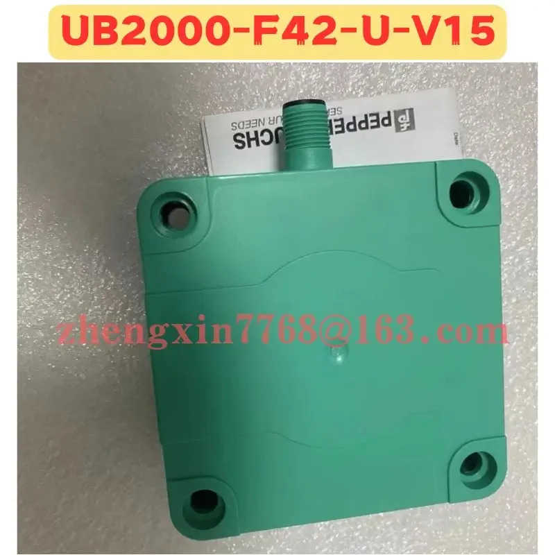 오리지널 UB2000-F42-U-V15 초음파 센서 UB2000 F42 U V15