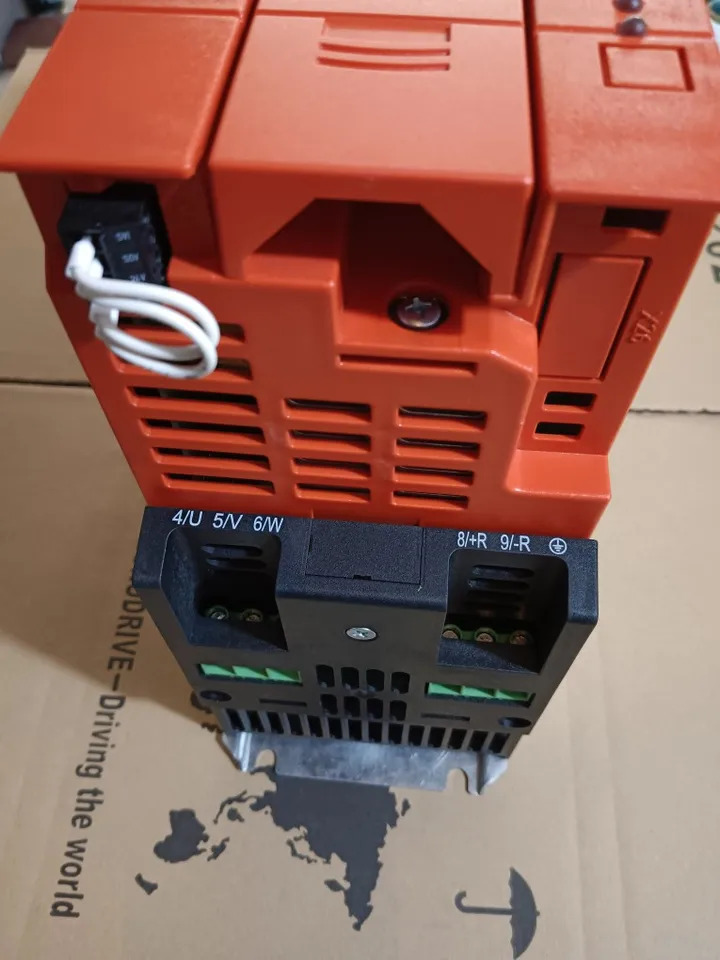 유로드라이브 MOVIDRIVE MDX61B-0040-5A3-4-00 부품 08279608