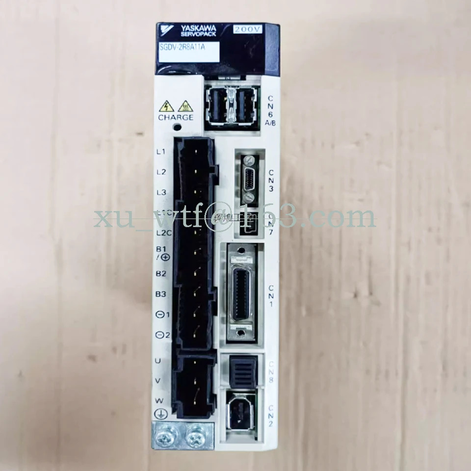 오리지널 서보 드라이버 SGDV-2R8A11A 신