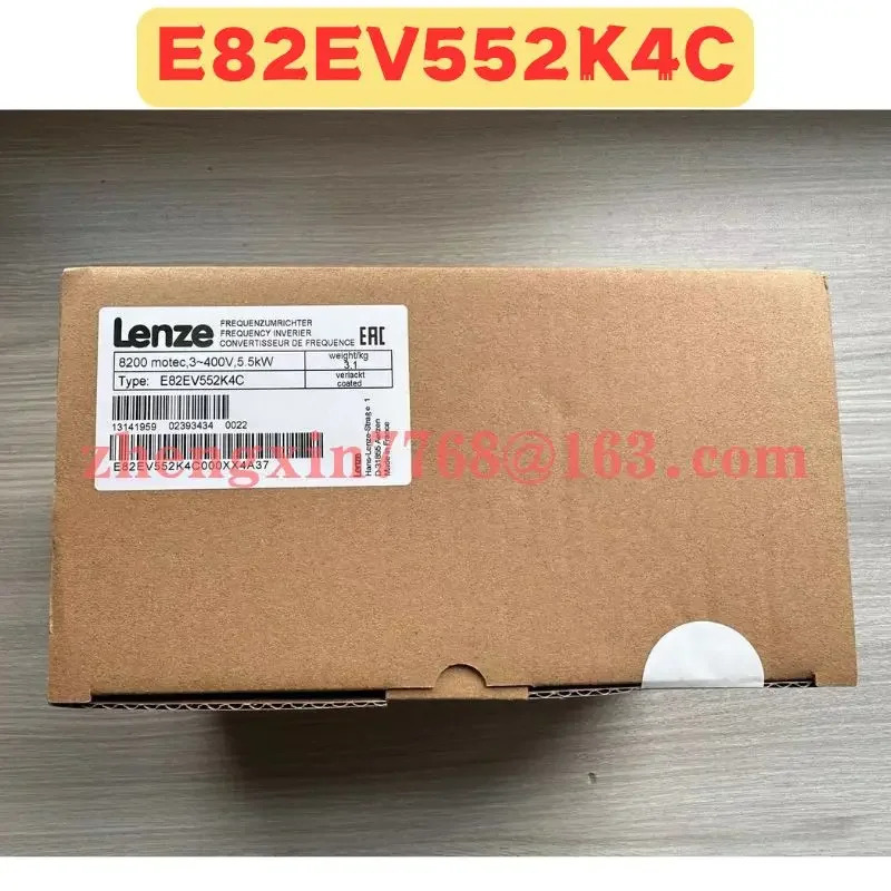 오리지널 E82EV552-4C 주파수 변환기 E82EV552K4C 신