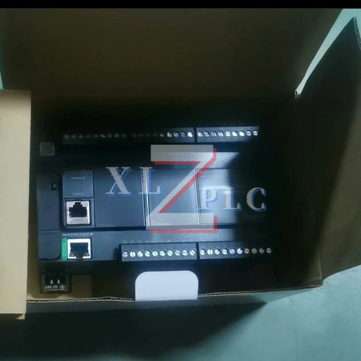 TM221CE16T TM221CE40T 컨트롤러