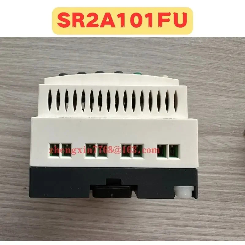 로직 컨트롤러 SR2A101FU SR2 A101FU 신