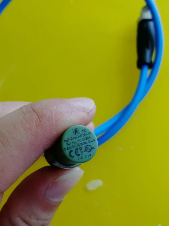 P F Pajiafu 센서 NJ5-11-N-G-0.5M-V1 납품
