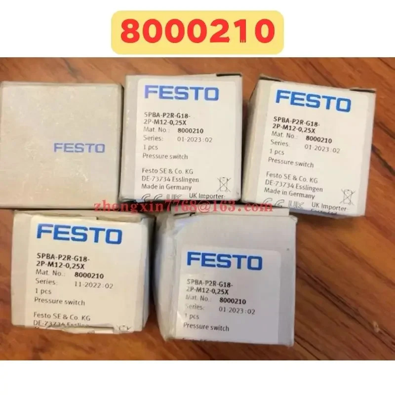 8000210 SPBA-P2R-G18-2P-M12-0.25X 압력센서 신