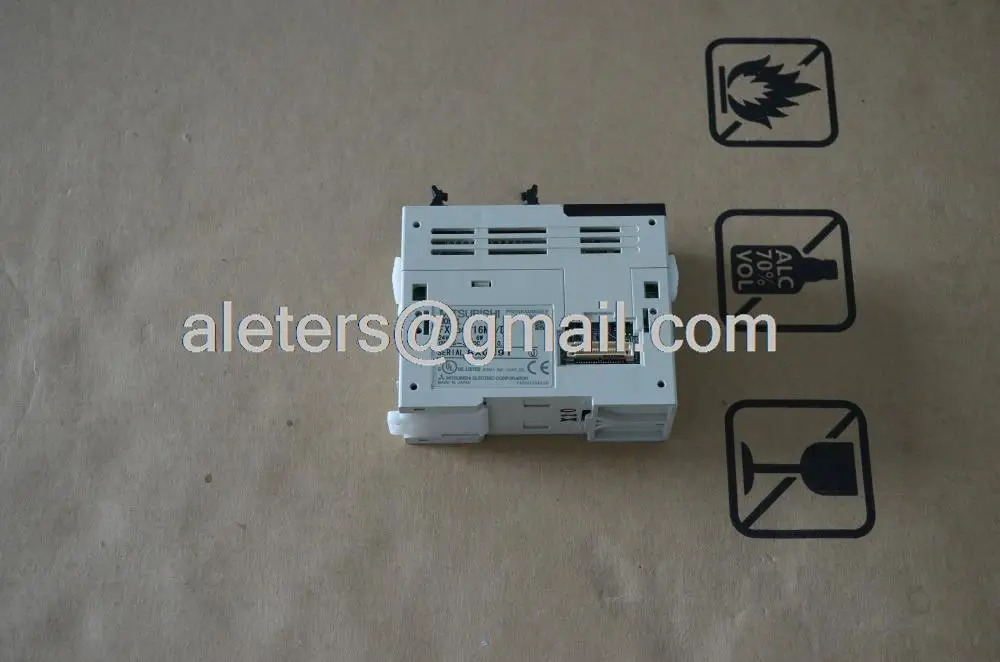 PLC FX3UC-16MT/D