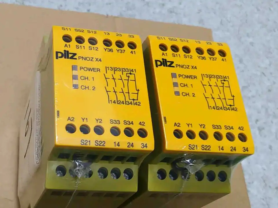PNOZ X4 일련 774730 Pilz 안전 릴레이 신