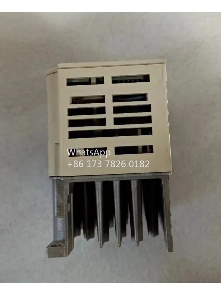 CIMR-JT2A0004BAA 리퍼 J1000 인버터 0.75kW/0.4kW 기능 ok
