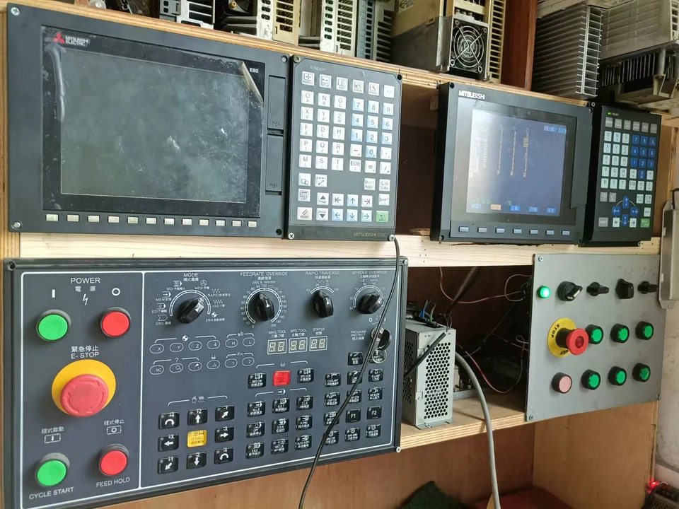 오리지널 J2S 시리즈 AC 서보모터 HC-RFS353 HC-RFS503B HC-UFS72 신