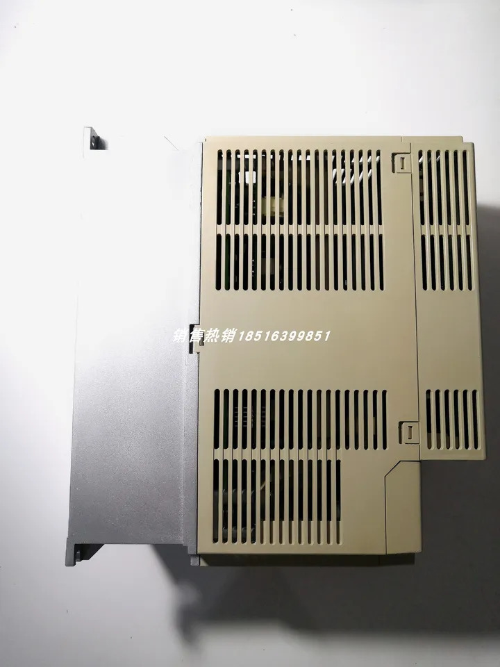 Yaskawa 서보 드라이브 SGDB-15ADPY8 SGDB-15ADP