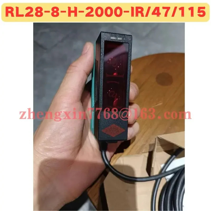 확산 반사 광전센서 RL28-8-H-2000-IR/47/115 신